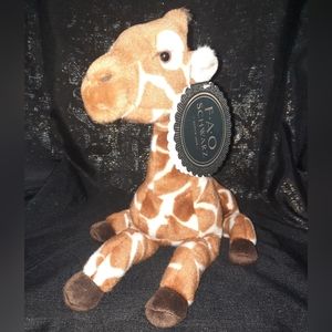 F.a.o. Swartz giraffe plush